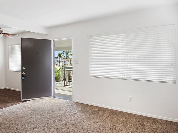 4th image of 4447 1/2 Mentone St #0