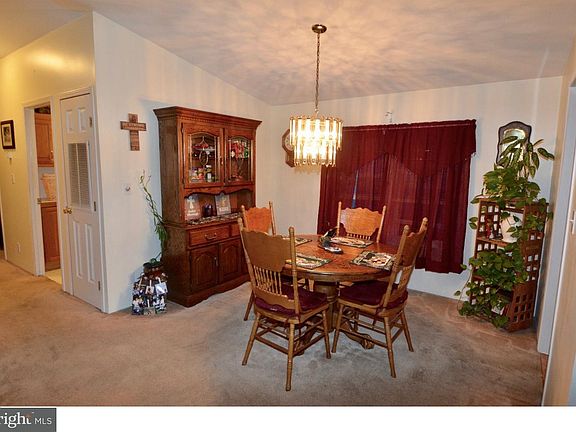 4th image of 453 Cranberry Dr