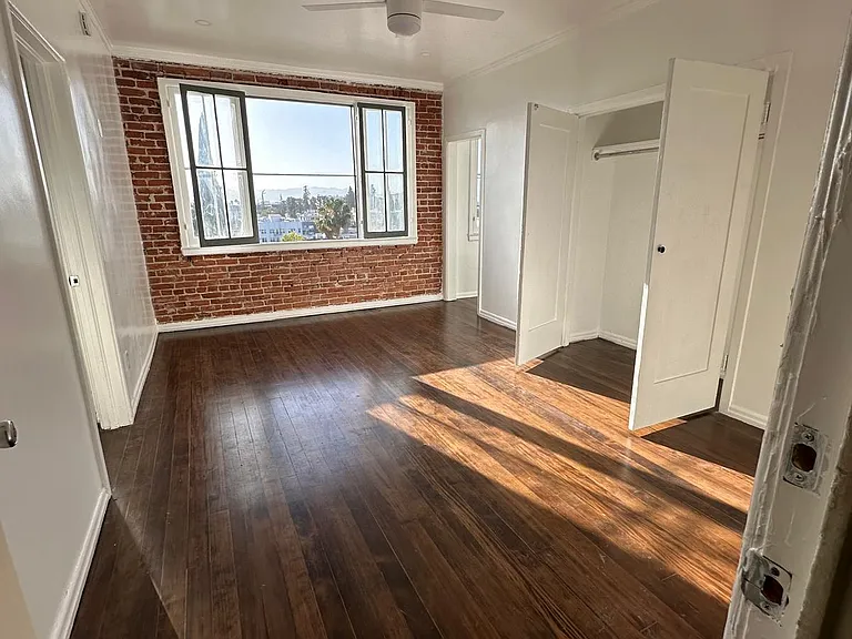 MONTE VISTA APARTMENTS — Photo 7