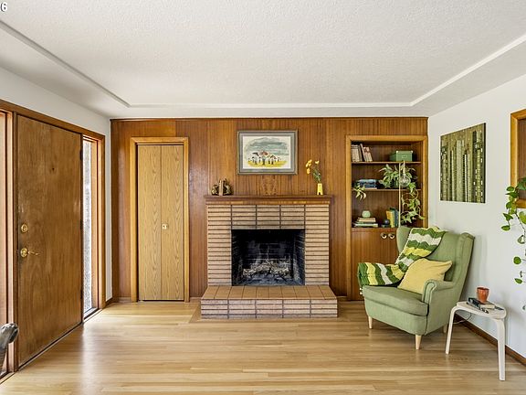 4th image of 7207 N Albina Ave