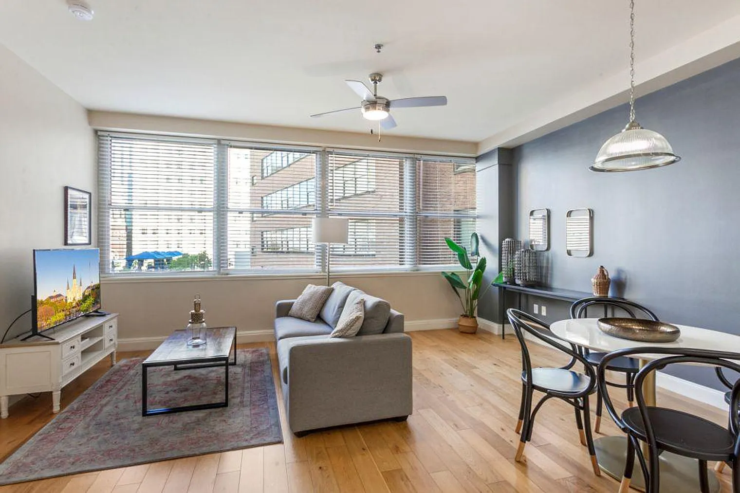 1 bed, 2.0 bath, 430 sqft, $3,914 — Photo 1