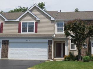 684 Savannah Ln, Crystal Lake, IL 60014