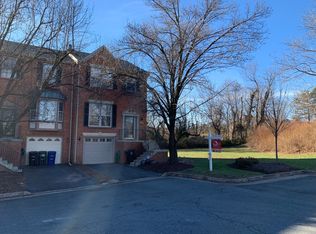 615 Davis Ave SW, Leesburg, VA 20175