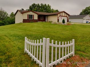 5546 Riverlook Dr NE, Comstock Park, MI 49321
