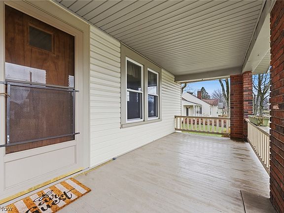 4th image of 864 W College Rd