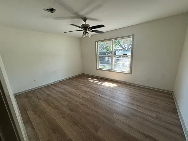 1300 Parnell St — Photo 3