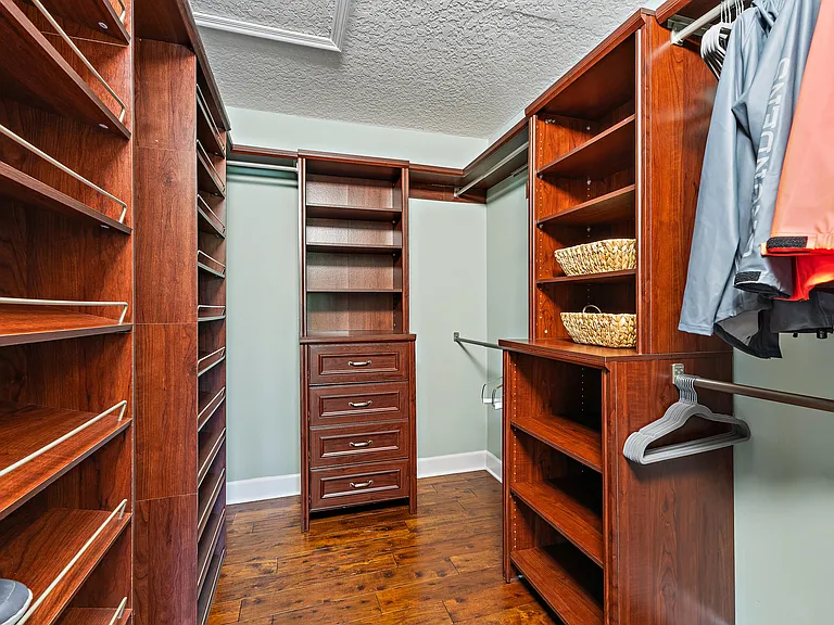 3463 Canal Ct — Photo 32