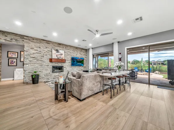 41719 N Rolling Green Way, Phoenix, AZ 85086