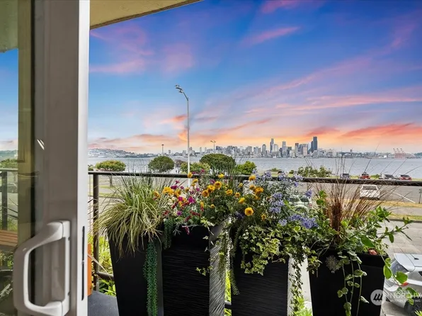1301 Harbor Avenue SW #112, Seattle, WA 98116
