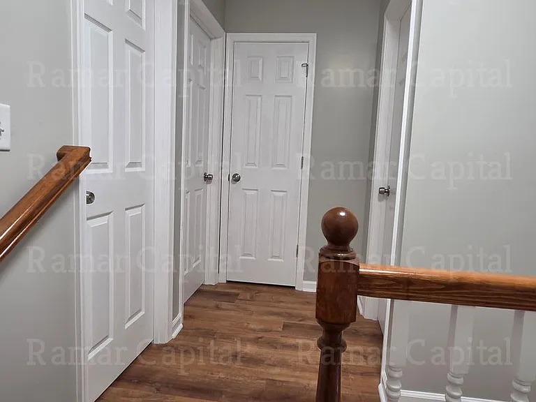 2754 Mickle St — Photo 3