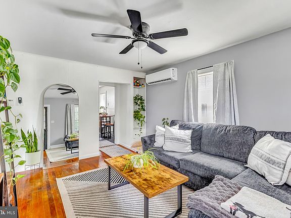 3rd image of 109 Prince St