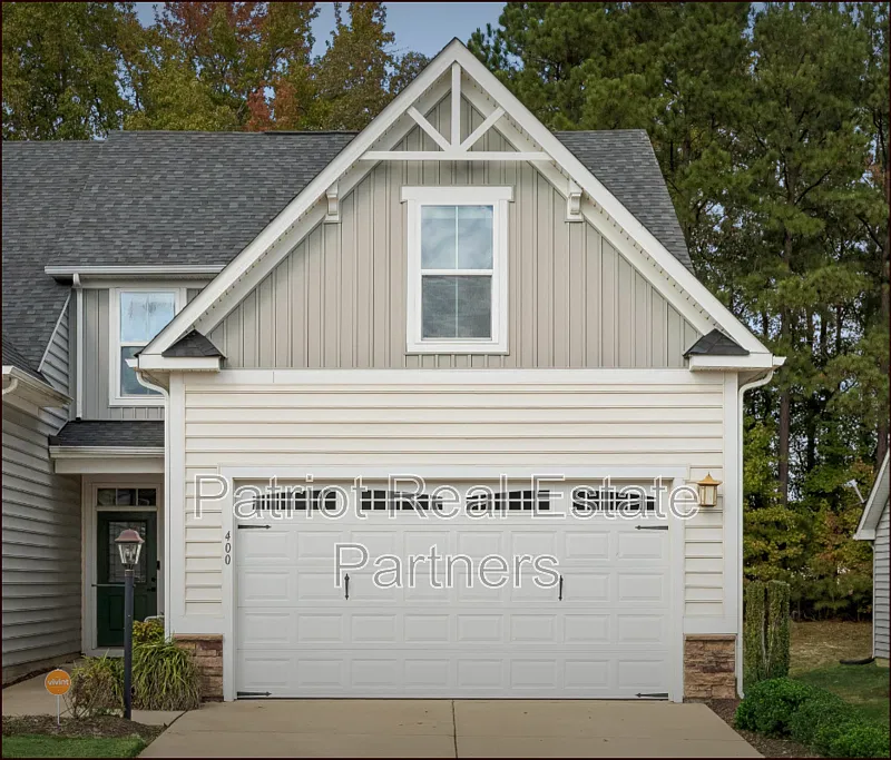 3 bed, 2.5 bath, 1882 sqft, $2,600 — Photo 1