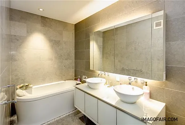 Sold by (Legacy) Elegran | media 3