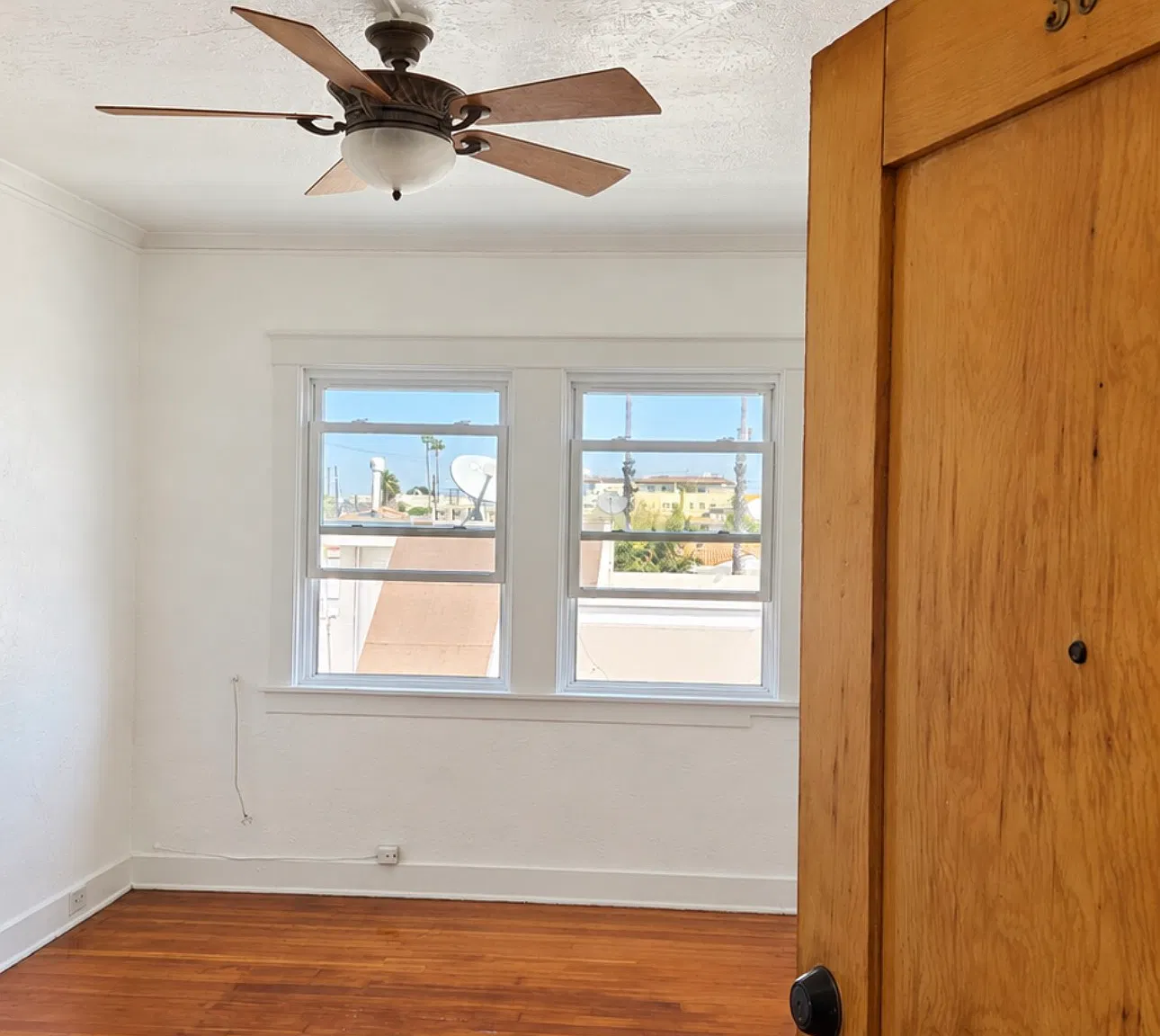 Ocean View Apartments — Photo 2