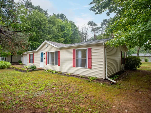 67725 N Ridgewood Dr, South Haven, MI 49090