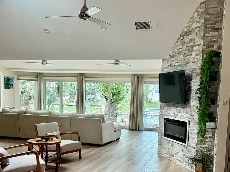 1232 Northport Dr — Photo 11
