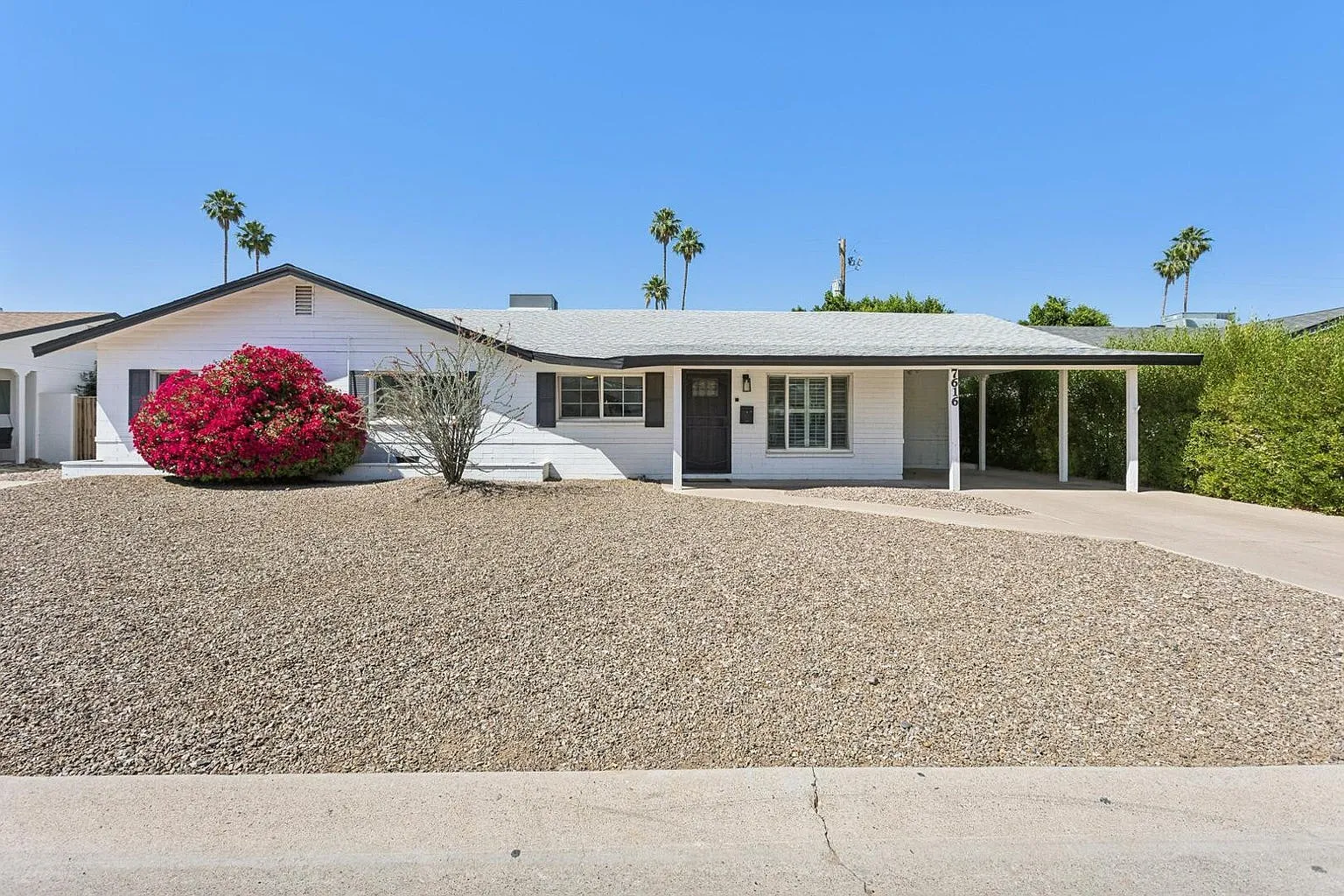 4 bed, 1900 sqft, $4,999 — Photo 2