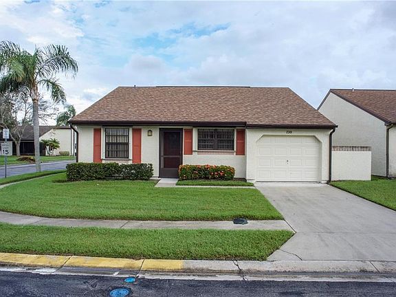 3rd image of 2301 SE Brekenridge Cir