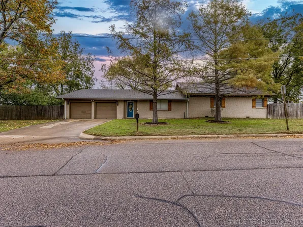 1802 Olive St, Durant, OK 74701