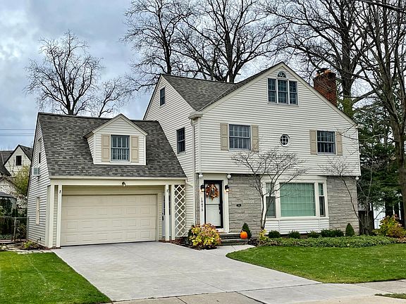 Welcome to 19475 Frazier Drive, Rocky River. Highly desirable, Beachcliff 1 location with lake access park. Lake front neighborhood within walking distance to restaurants, shopping, and downtown Rocky River.