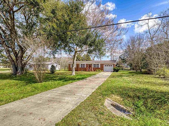 2nd image of 3844 Stefani Rd