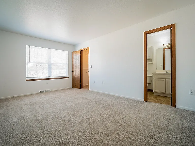 Eventide - Bedroom 1