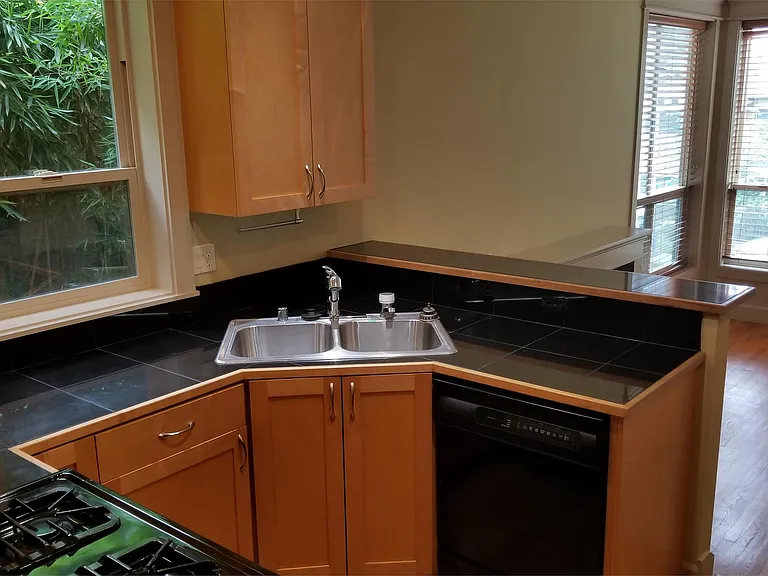 362 Aloha St — Photo 5