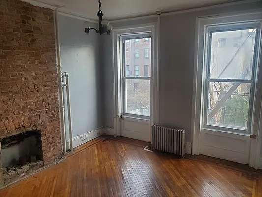Rented by NYC HOMES 4LESS INC | media 12