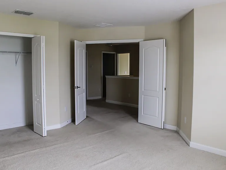 1718 Thetford Cir — Photo 26