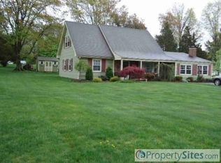 61 Macafee Rd, Somerset, NJ 08873