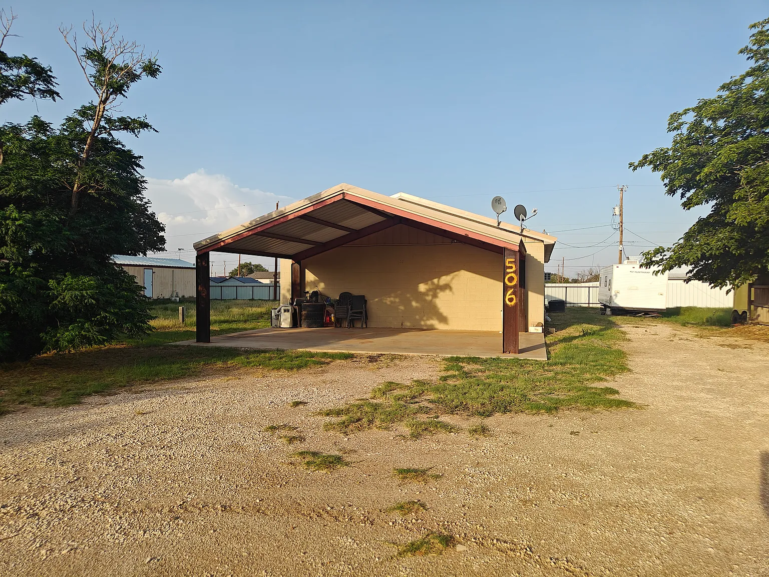 2 bed, 1600 sqft, $1,200 — Photo 1