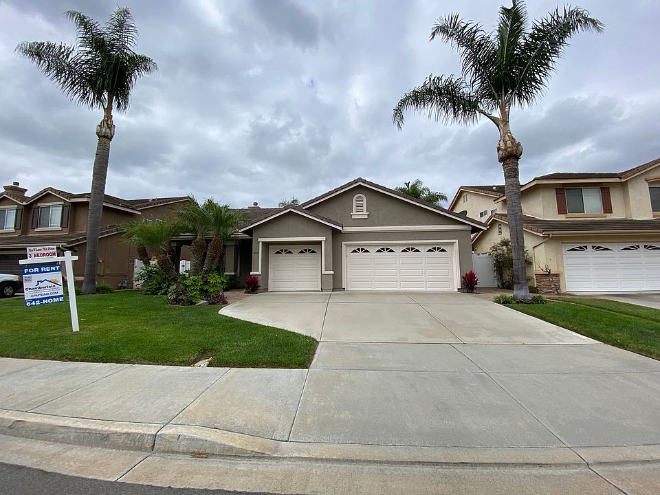1st image of 409 Lexington Cir