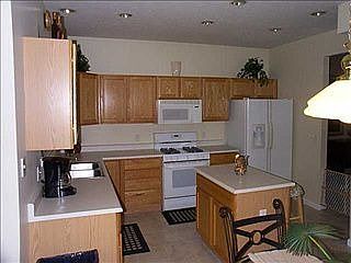 4th image of 16 Country Village Ln