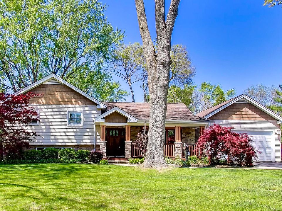 1st image of 15352 W Cherrywood Ln