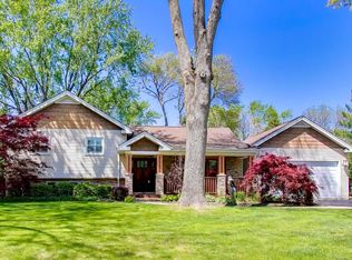 15352 W Cherrywood Ln, Libertyville, IL 60048
