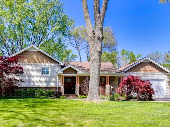15352 W Cherrywood Ln, Libertyville, IL 60048