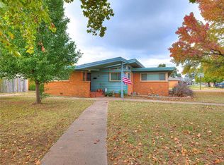 208 SW 2nd St, Lindsay, OK 73052