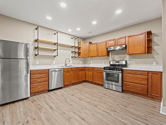 5th image of 1109 W Jefferson Blvd
