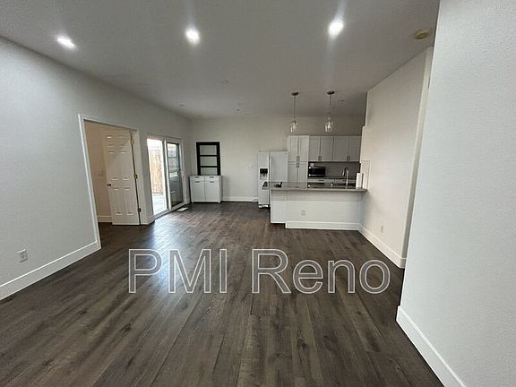 4th image of 3871 Warren Way