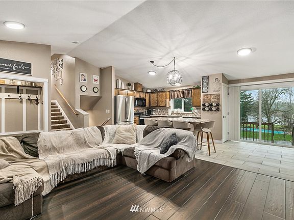 5th image of 34907 38th Avenue Ct E