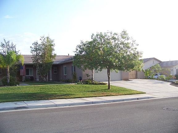 2nd image of 14940 Golondrina St