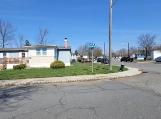 1 Dickens Rd, North Brunswick, NJ 08902