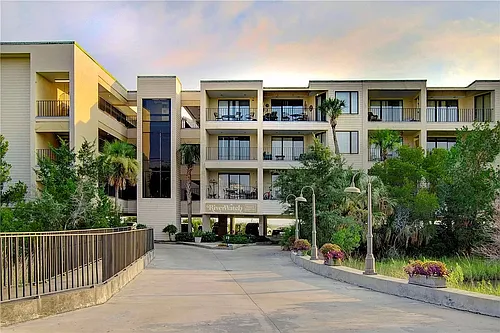 1 Marina Dr Photo 1
