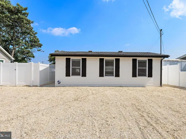 11 Charles Blvd, Manahawkin, NJ 08050
