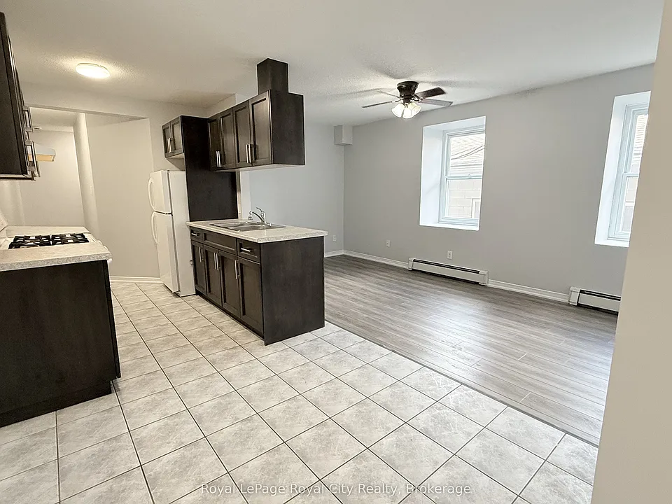 116 Wyndham St N #2
