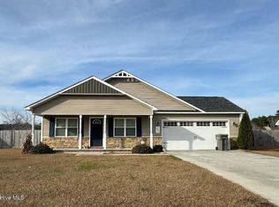 206 Brice Ct, Hubert, NC 28539