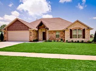 2838 Vanike Dr, Fayetteville, AR 72704