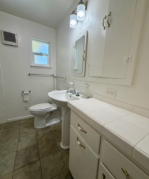 2040 Wellesley St #2040 — Photo 23