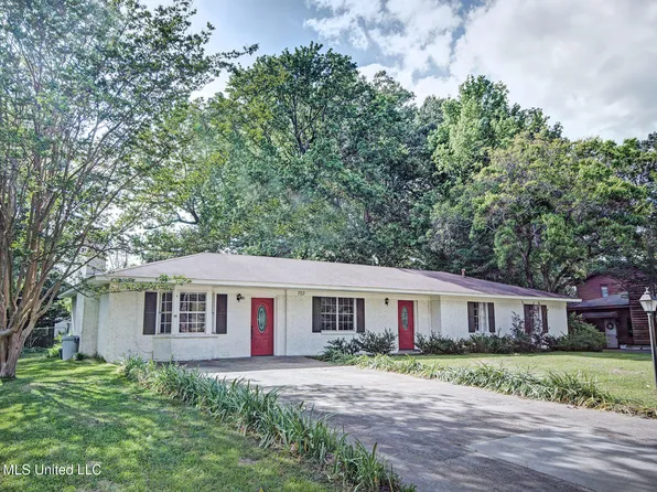 703 Franklin Dr, Clinton, MS 39056