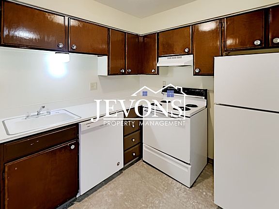 3rd image of 16 N 6th St APT 7
